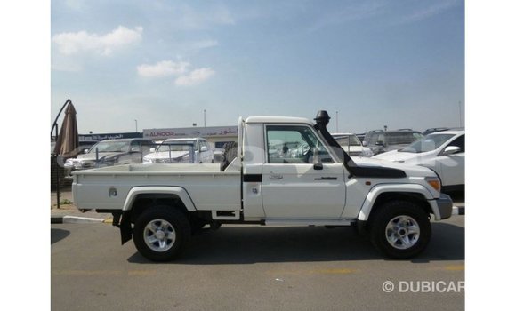 Buy Import Toyota Land Cruiser White Car in Import - Dubai in Akmecet Buy Import Toyota Land Cruiser White Car in Import - Dubai in Akmecet