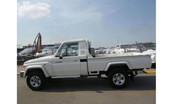 Buy Import Toyota Land Cruiser White Car in Import - Dubai in Akmecet Buy Import Toyota Land Cruiser White Car in Import - Dubai in Akmecet