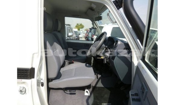 Buy Import Toyota Land Cruiser White Car in Import - Dubai in Akmecet Buy Import Toyota Land Cruiser White Car in Import - Dubai in Akmecet