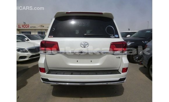 Buy Import Toyota Land Cruiser White Car in Import - Dubai in Akmecet Buy Import Toyota Land Cruiser White Car in Import - Dubai in Akmecet