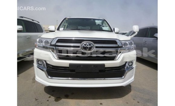 Buy Import Toyota Land Cruiser White Car in Import - Dubai in Akmecet Buy Import Toyota Land Cruiser White Car in Import - Dubai in Akmecet