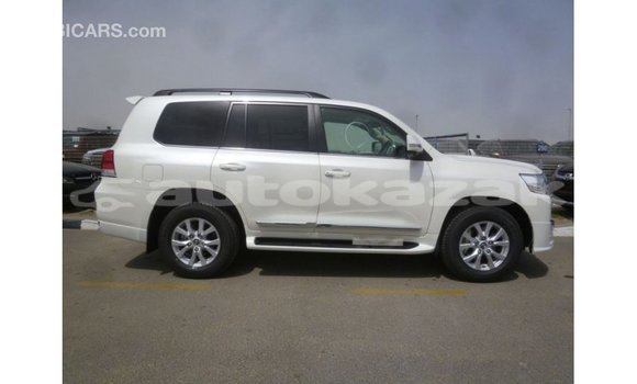 Buy Import Toyota Land Cruiser White Car in Import - Dubai in Akmecet Buy Import Toyota Land Cruiser White Car in Import - Dubai in Akmecet