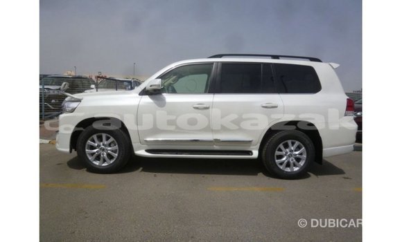 Buy Import Toyota Land Cruiser White Car in Import - Dubai in Akmecet Buy Import Toyota Land Cruiser White Car in Import - Dubai in Akmecet