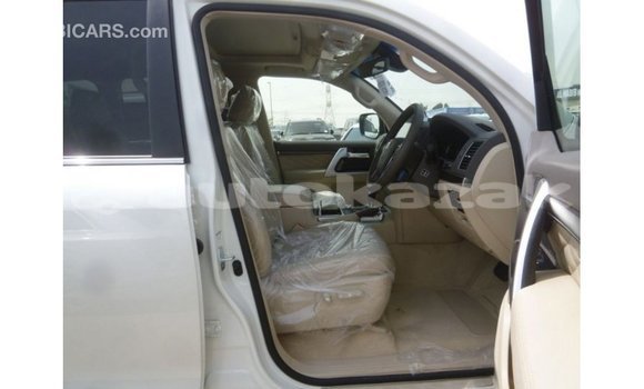 Buy Import Toyota Land Cruiser White Car in Import - Dubai in Akmecet Buy Import Toyota Land Cruiser White Car in Import - Dubai in Akmecet