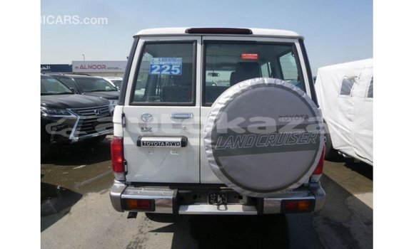 Buy Import Toyota Land Cruiser White Car in Import - Dubai in Akmecet Buy Import Toyota Land Cruiser White Car in Import - Dubai in Akmecet
