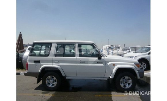 Buy Import Toyota Land Cruiser White Car in Import - Dubai in Akmecet Buy Import Toyota Land Cruiser White Car in Import - Dubai in Akmecet