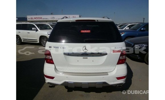 Buy Import Mercedes-Benz 190 White Car in Import - Dubai in Akmecet Buy Import Mercedes-Benz 190 White Car in Import - Dubai in Akmecet