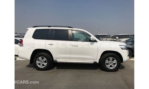 Buy Import Toyota Land Cruiser White Car in Import - Dubai in Akmecet Buy Import Toyota Land Cruiser White Car in Import - Dubai in Akmecet