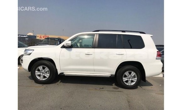 Buy Import Toyota Land Cruiser White Car in Import - Dubai in Akmecet Buy Import Toyota Land Cruiser White Car in Import - Dubai in Akmecet