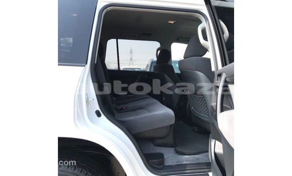 Buy Import Toyota Land Cruiser White Car in Import - Dubai in Akmecet Buy Import Toyota Land Cruiser White Car in Import - Dubai in Akmecet