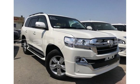 Buy Import Toyota Land Cruiser White Car in Import - Dubai in Akmecet Buy Import Toyota Land Cruiser White Car in Import - Dubai in Akmecet