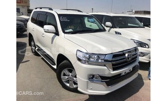 Buy Import Toyota Land Cruiser White Car in Import - Dubai in Akmecet Buy Import Toyota Land Cruiser White Car in Import - Dubai in Akmecet