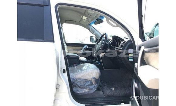 Buy Import Toyota Land Cruiser White Car in Import - Dubai in Akmecet Buy Import Toyota Land Cruiser White Car in Import - Dubai in Akmecet