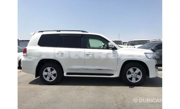 Buy Import Toyota Land Cruiser White Car in Import - Dubai in Akmecet Buy Import Toyota Land Cruiser White Car in Import - Dubai in Akmecet