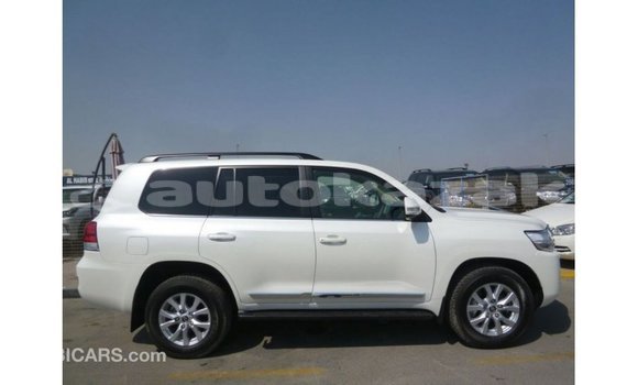 Buy Import Toyota Land Cruiser White Car in Import - Dubai in Akmecet Buy Import Toyota Land Cruiser White Car in Import - Dubai in Akmecet