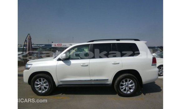 Buy Import Toyota Land Cruiser White Car in Import - Dubai in Akmecet Buy Import Toyota Land Cruiser White Car in Import - Dubai in Akmecet