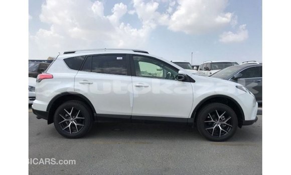 Buy Import Toyota 4Runner White Car in Import - Dubai in Akmecet Buy Import Toyota 4Runner White Car in Import - Dubai in Akmecet