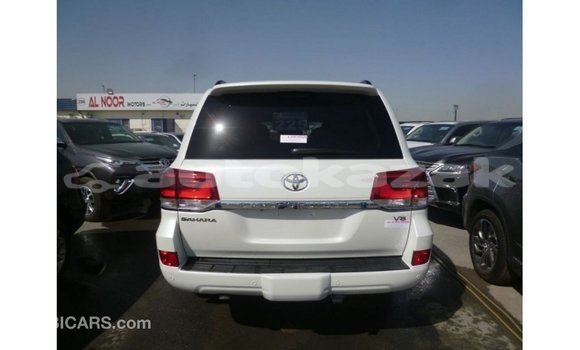 Buy Import Toyota Land Cruiser White Car in Import - Dubai in Akmecet Buy Import Toyota Land Cruiser White Car in Import - Dubai in Akmecet