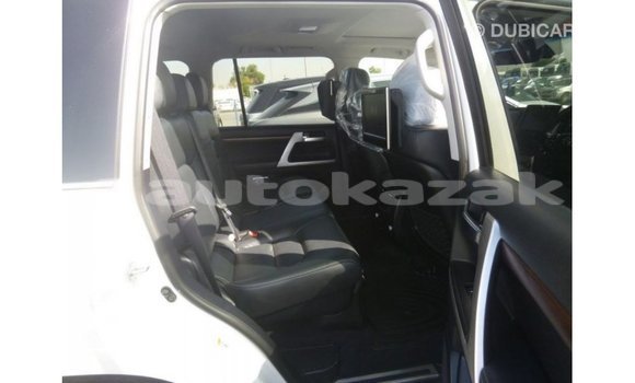 Buy Import Toyota Land Cruiser White Car in Import - Dubai in Akmecet Buy Import Toyota Land Cruiser White Car in Import - Dubai in Akmecet