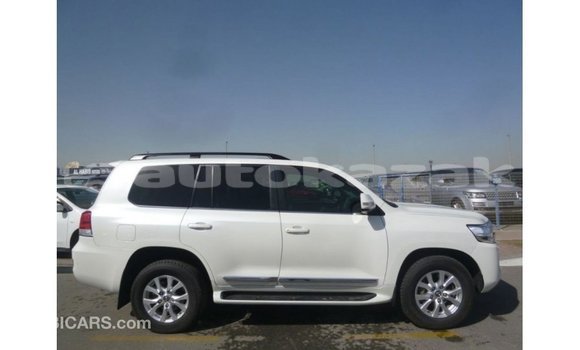 Buy Import Toyota Land Cruiser White Car in Import - Dubai in Akmecet Buy Import Toyota Land Cruiser White Car in Import - Dubai in Akmecet