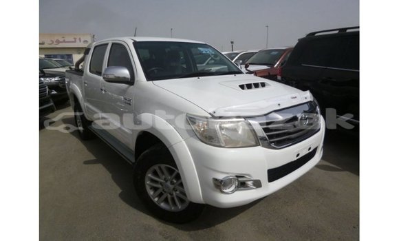 Buy Import Toyota Hilux White Car in Import - Dubai in Akmecet Buy Import Toyota Hilux White Car in Import - Dubai in Akmecet