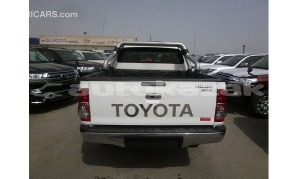 Buy Import Toyota Hilux White Car in Import - Dubai in Akmecet Buy Import Toyota Hilux White Car in Import - Dubai in Akmecet