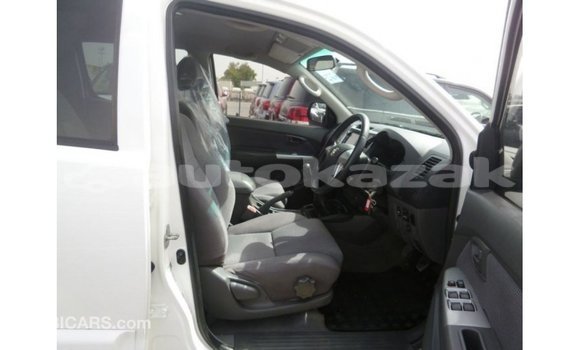 Buy Import Toyota Hilux White Car in Import - Dubai in Akmecet Buy Import Toyota Hilux White Car in Import - Dubai in Akmecet