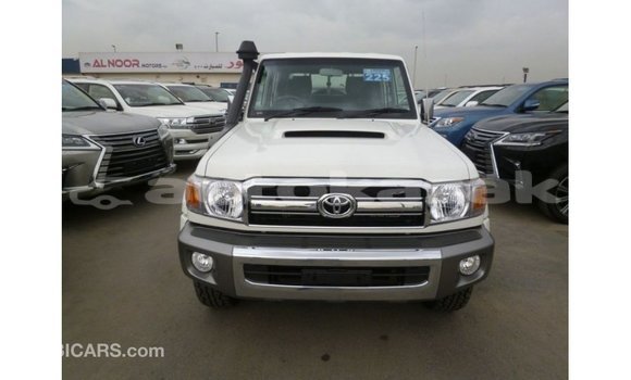 Buy Import Toyota Land Cruiser White Car in Import - Dubai in Akmecet Buy Import Toyota Land Cruiser White Car in Import - Dubai in Akmecet