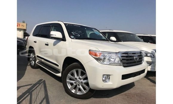 Buy Import Toyota Land Cruiser White Car in Import - Dubai in Akmecet Buy Import Toyota Land Cruiser White Car in Import - Dubai in Akmecet