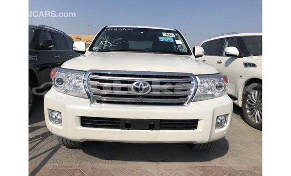 Buy Import Toyota Land Cruiser White Car in Import - Dubai in Akmecet Buy Import Toyota Land Cruiser White Car in Import - Dubai in Akmecet
