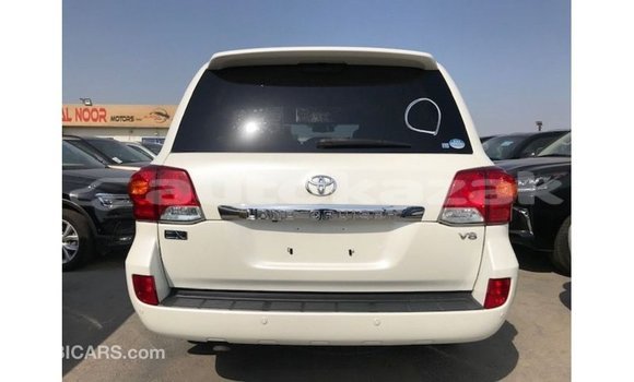 Buy Import Toyota Land Cruiser White Car in Import - Dubai in Akmecet Buy Import Toyota Land Cruiser White Car in Import - Dubai in Akmecet