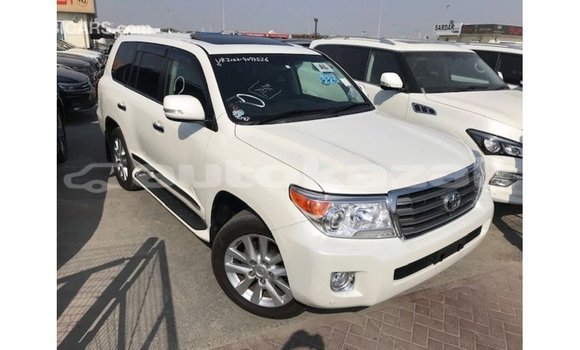 Buy Import Toyota Land Cruiser White Car in Import - Dubai in Akmecet Buy Import Toyota Land Cruiser White Car in Import - Dubai in Akmecet