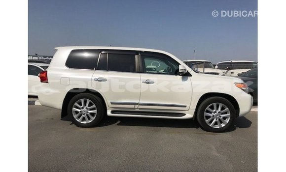 Buy Import Toyota Land Cruiser White Car in Import - Dubai in Akmecet Buy Import Toyota Land Cruiser White Car in Import - Dubai in Akmecet