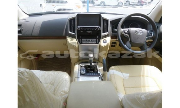 Buy Import Toyota Land Cruiser White Car in Import - Dubai in Akmecet Buy Import Toyota Land Cruiser White Car in Import - Dubai in Akmecet