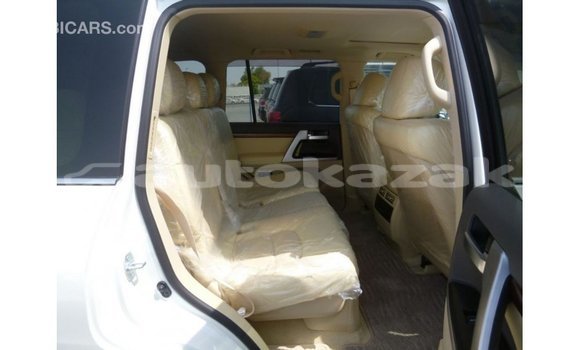 Buy Import Toyota Land Cruiser White Car in Import - Dubai in Akmecet Buy Import Toyota Land Cruiser White Car in Import - Dubai in Akmecet