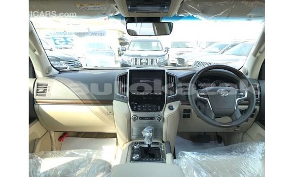 Buy Import Toyota Land Cruiser White Car in Import - Dubai in Akmecet Buy Import Toyota Land Cruiser White Car in Import - Dubai in Akmecet