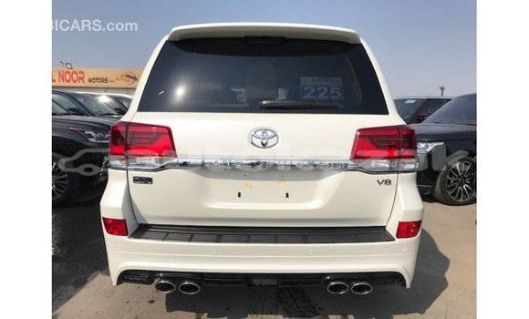 Buy Import Toyota Land Cruiser White Car in Import - Dubai in Akmecet Buy Import Toyota Land Cruiser White Car in Import - Dubai in Akmecet