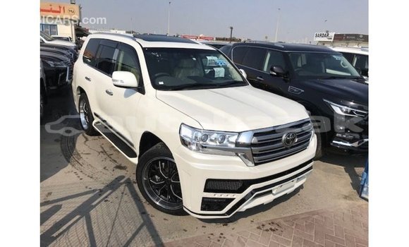 Buy Import Toyota Land Cruiser White Car in Import - Dubai in Akmecet Buy Import Toyota Land Cruiser White Car in Import - Dubai in Akmecet
