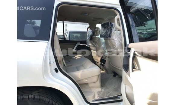 Buy Import Toyota Land Cruiser White Car in Import - Dubai in Akmecet Buy Import Toyota Land Cruiser White Car in Import - Dubai in Akmecet