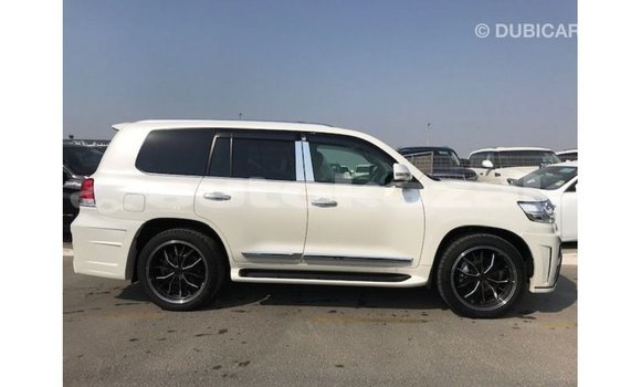Buy Import Toyota Land Cruiser White Car in Import - Dubai in Akmecet Buy Import Toyota Land Cruiser White Car in Import - Dubai in Akmecet