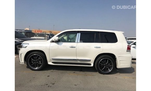 Buy Import Toyota Land Cruiser White Car in Import - Dubai in Akmecet Buy Import Toyota Land Cruiser White Car in Import - Dubai in Akmecet