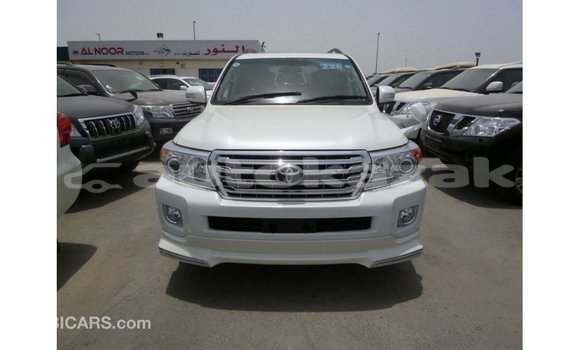 Buy Import Toyota Land Cruiser White Car in Import - Dubai in Akmecet Buy Import Toyota Land Cruiser White Car in Import - Dubai in Akmecet