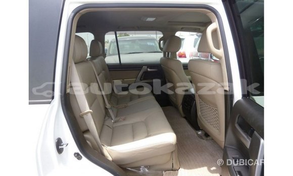 Buy Import Toyota Land Cruiser White Car in Import - Dubai in Akmecet Buy Import Toyota Land Cruiser White Car in Import - Dubai in Akmecet