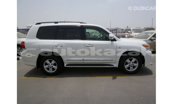 Buy Import Toyota Land Cruiser White Car in Import - Dubai in Akmecet Buy Import Toyota Land Cruiser White Car in Import - Dubai in Akmecet