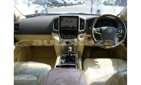 Buy Import Toyota Land Cruiser White Car in Import - Dubai in Akmecet Buy Import Toyota Land Cruiser White Car in Import - Dubai in Akmecet