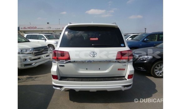 Buy Import Toyota Land Cruiser White Car in Import - Dubai in Akmecet Buy Import Toyota Land Cruiser White Car in Import - Dubai in Akmecet
