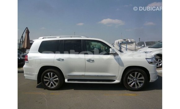 Buy Import Toyota Land Cruiser White Car in Import - Dubai in Akmecet Buy Import Toyota Land Cruiser White Car in Import - Dubai in Akmecet