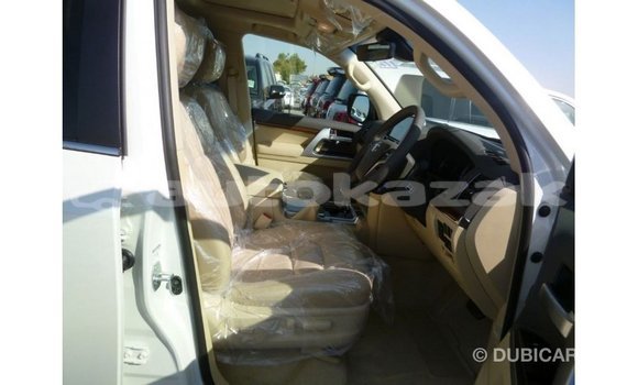Buy Import Toyota Land Cruiser White Car in Import - Dubai in Akmecet Buy Import Toyota Land Cruiser White Car in Import - Dubai in Akmecet