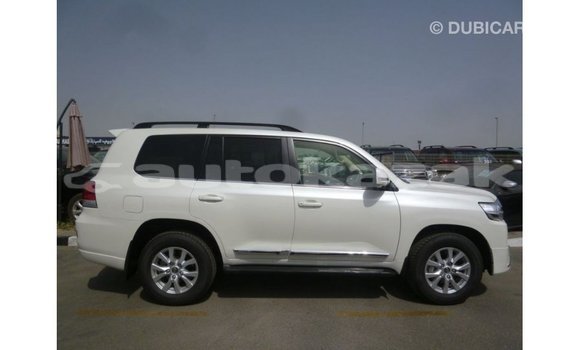 Buy Import Toyota Land Cruiser White Car in Import - Dubai in Akmecet Buy Import Toyota Land Cruiser White Car in Import - Dubai in Akmecet