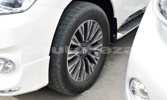 Buy Import Nissan Patrol White Car in Import - Dubai in Akmecet